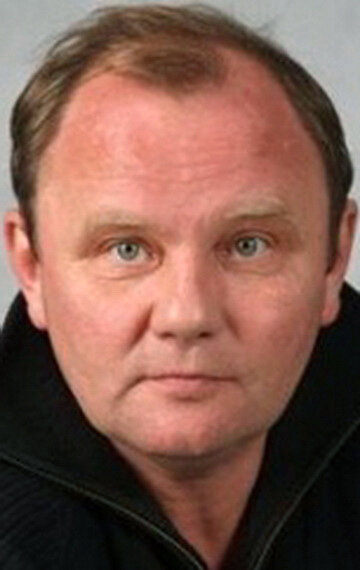 Советский и российский актёр театра и кино. Заслуженный артист Российской Федерации