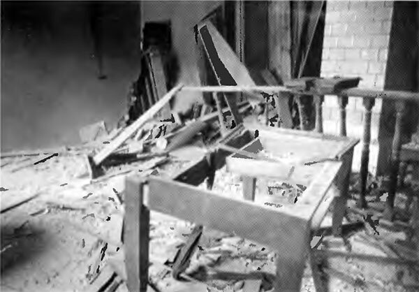 Вид помещения 7-го полицейского участка после взрыва 2 августа 1906 г. Фото: https://coollib.com/