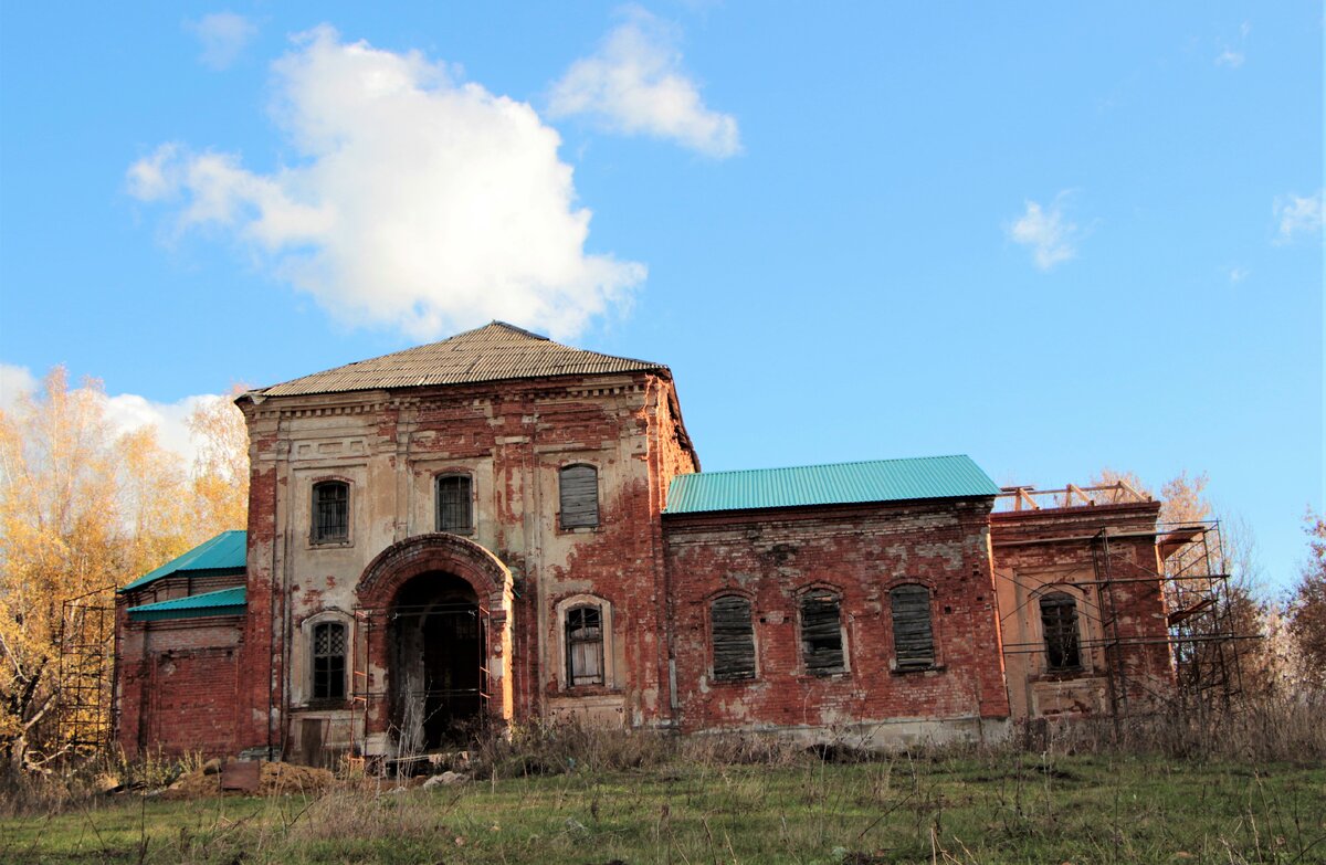 Никольская церковь в с. Багряж-Никольское. 