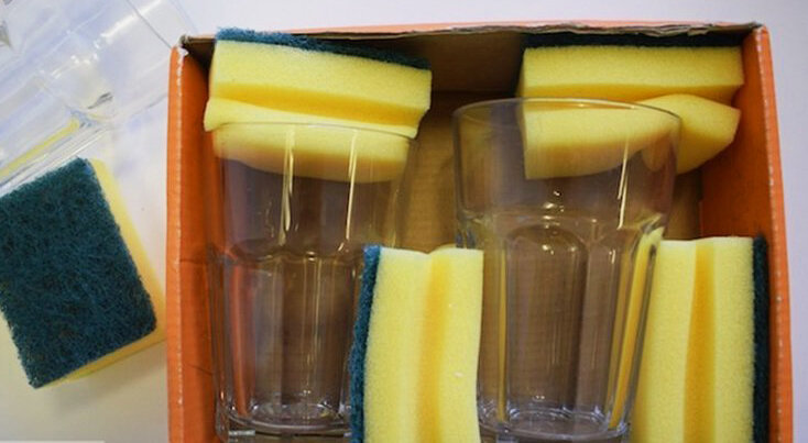 Обычные хозяйственные губки. Те самые, что нам нужны