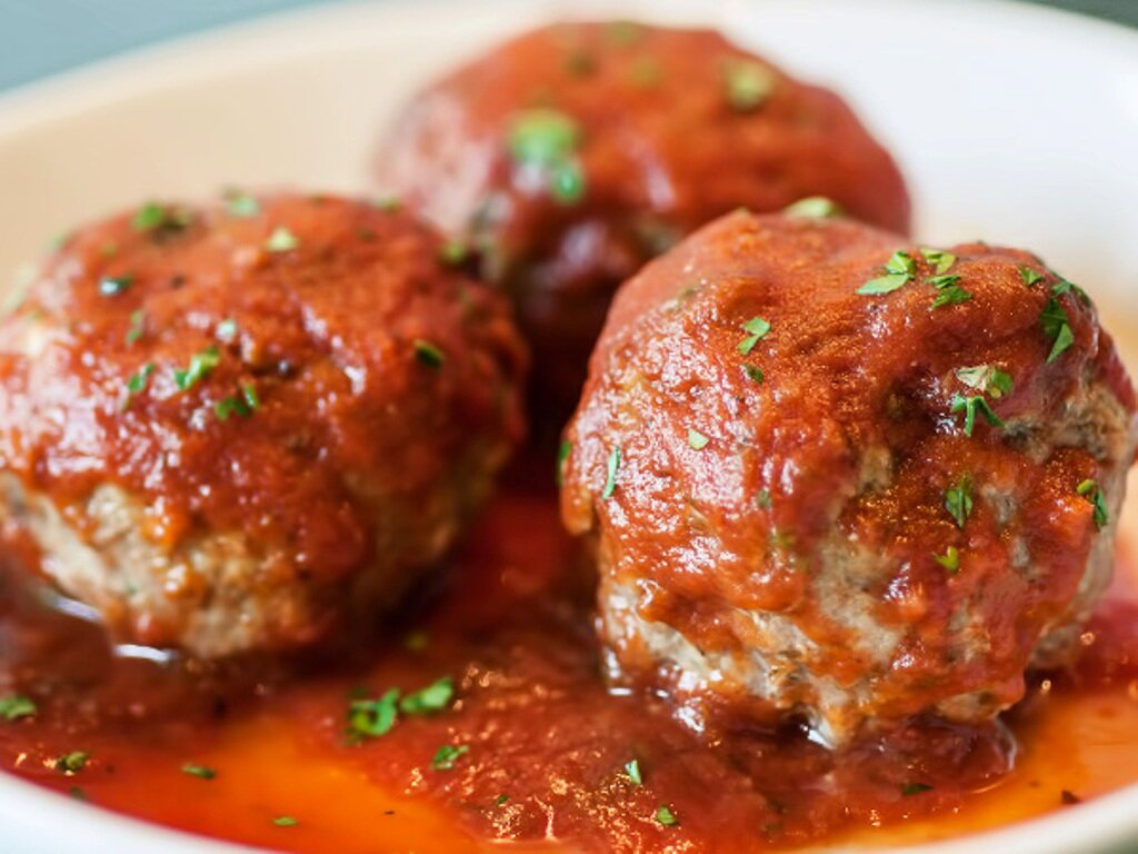 Тефтели в томатном соусе.
