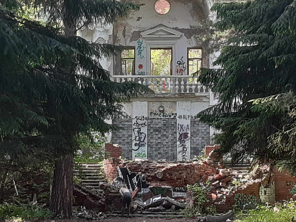 Санаторий призрак Речкуновка. Фото автора. Галерею листайте.