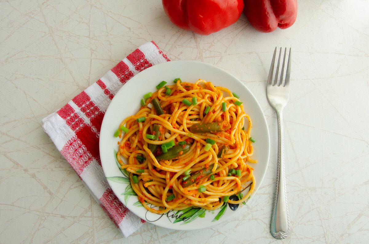 Спагетти с перцем. Соус из жареного перца.