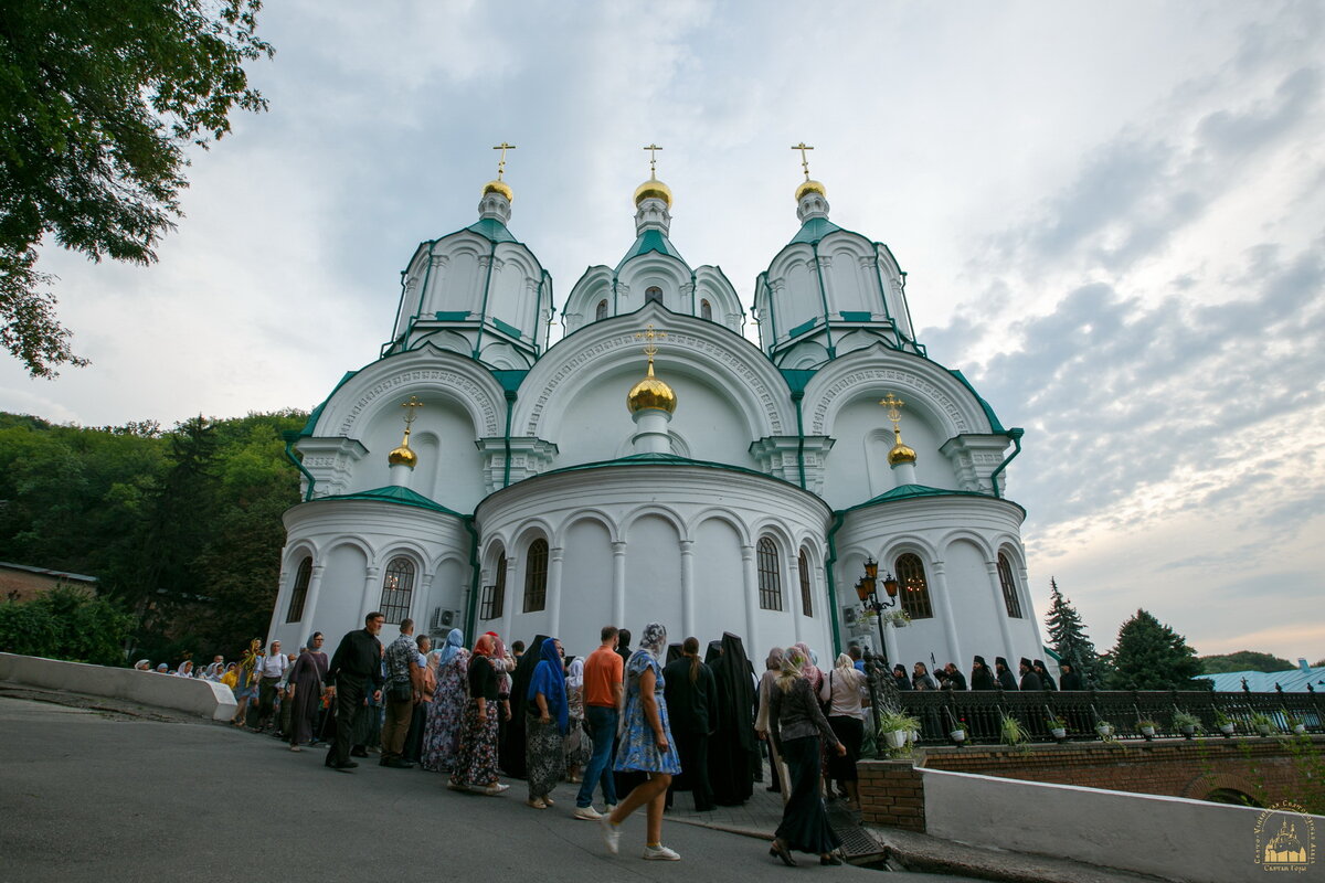 Святогорский монастырь 14 колоколов