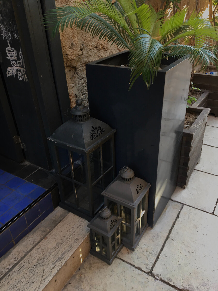 Instagram: black_chock