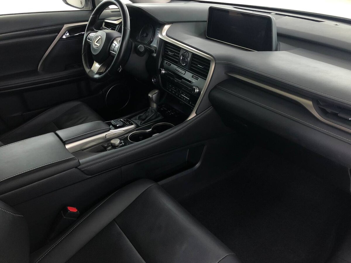 Сделано: Химчистка салона 