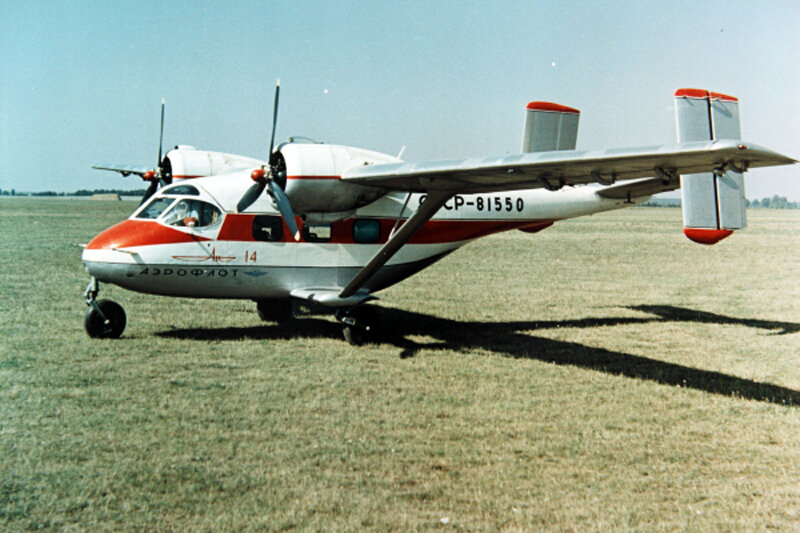 Пассажирский самолет Ан-14 СССР-81550.