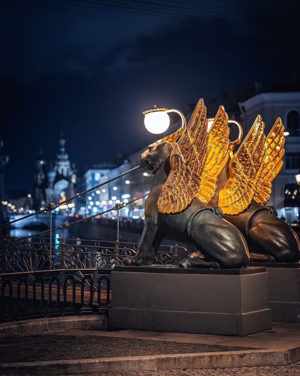 Банковский мост в петербурге