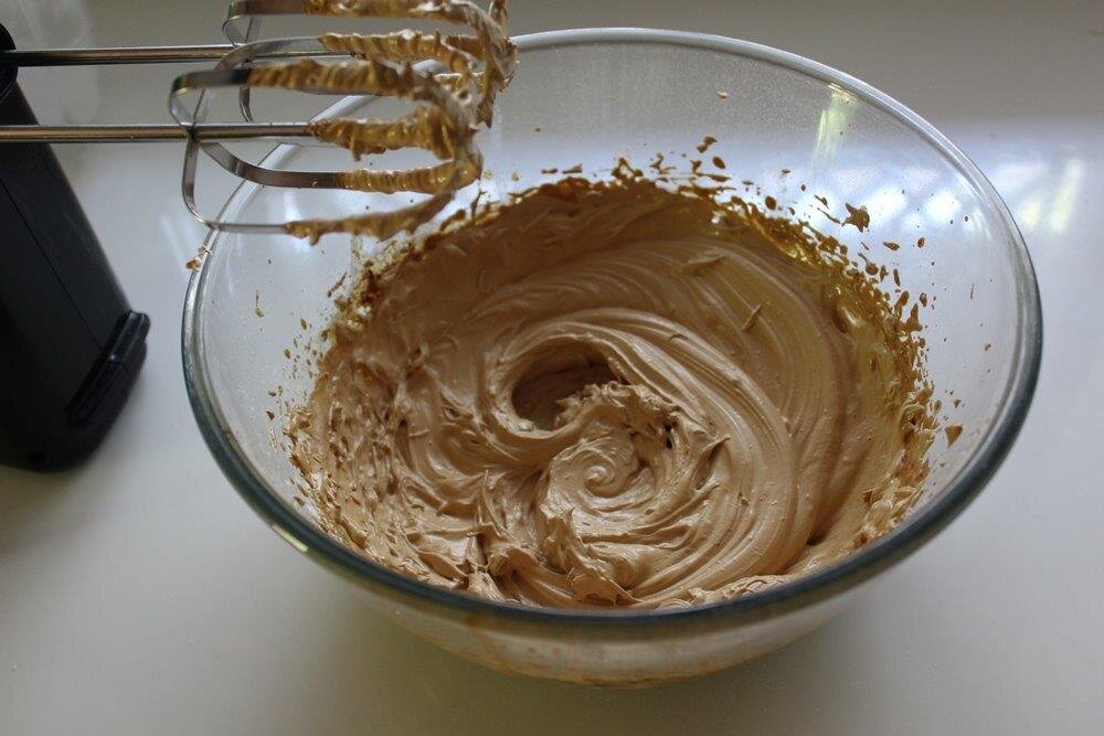 Кофейный крем в процесс приготовления.