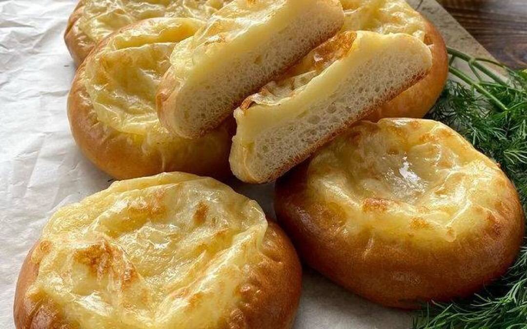 Открытые пирожки с капустой