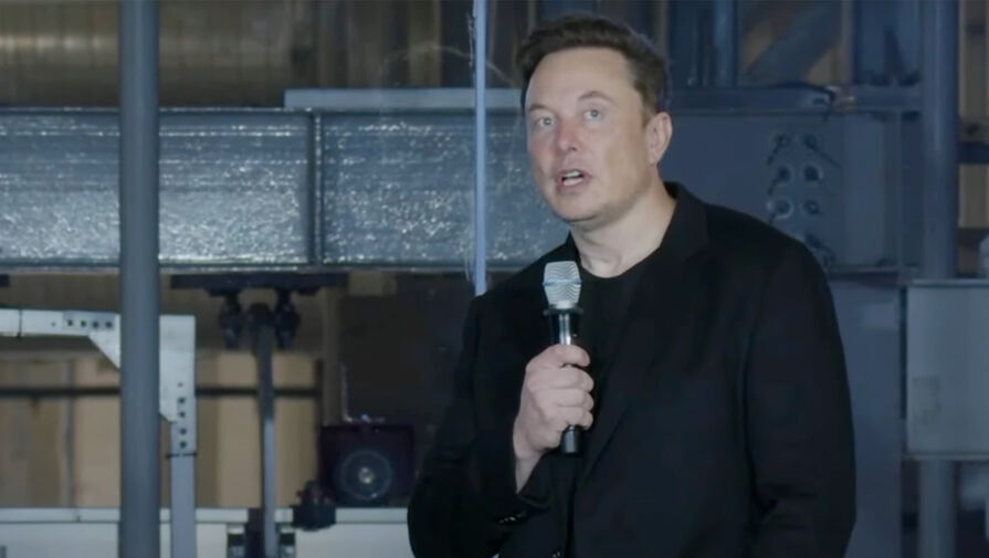 Илон Маск на собрании акционеров. Источник: Tesla Daily/YouTube