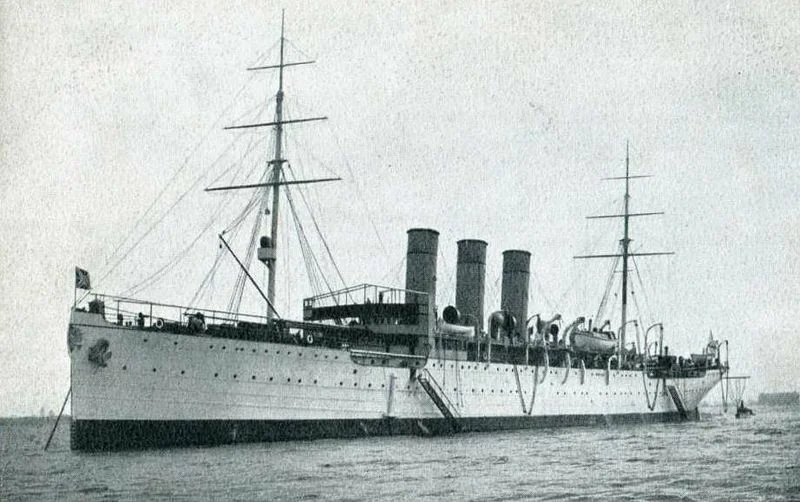 8 (21) февраля 1902 года спущено на воду учебное судно "Океан" (с 15 октября 1922 года — «Комсомолец»)