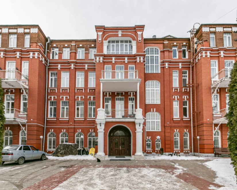 Пансионат "Скала" в Кисловодске  находиться в историческом здании.