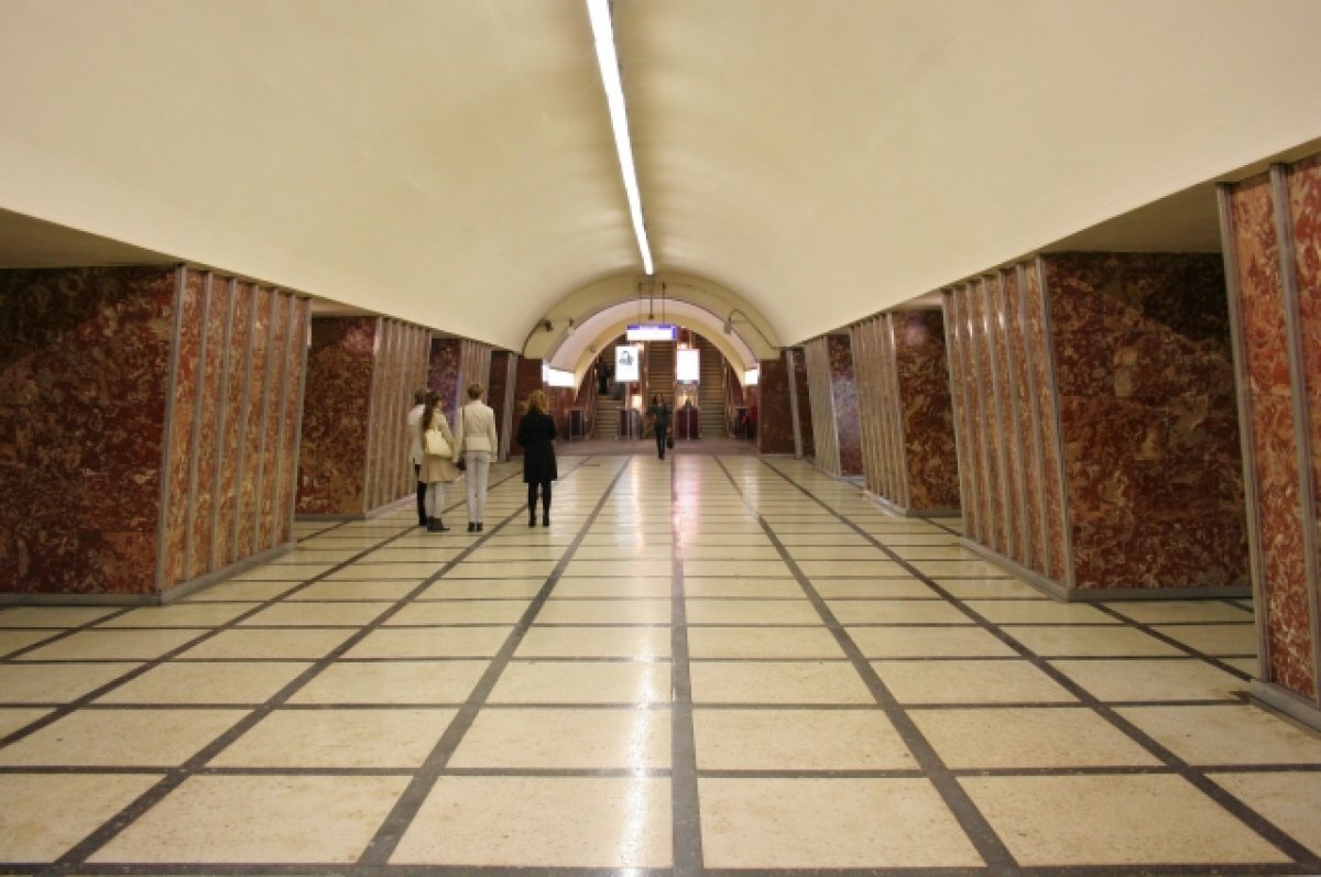    Мужчина получил травму черепа после драки в метро «Кировский завод»