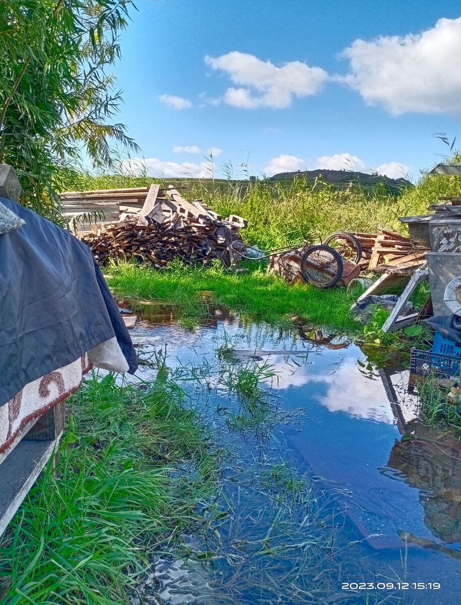 Будто хочет нас поглотить