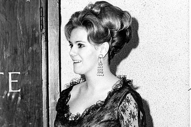 Камилла Паркер-Боулз в молодости