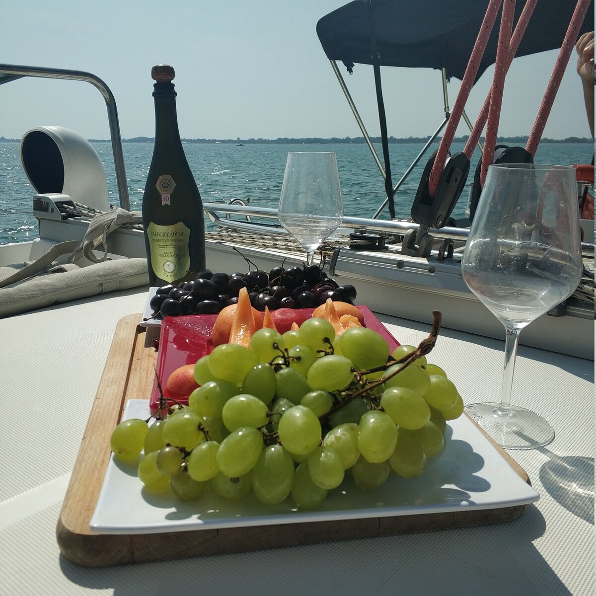 Приглашаем прокатиться на яхте по Венецианской лагуне 