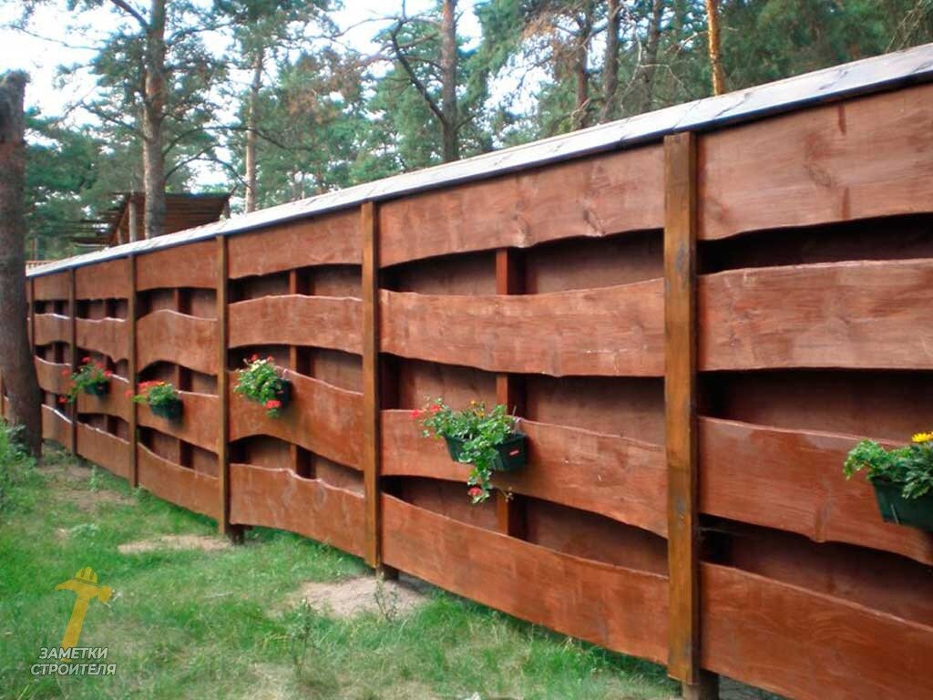 Необрезная доска, дешёвый и легко доступный материал.