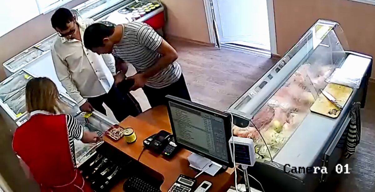 Без смены существовать за прилавком по 12 часов. И зачем тогда высшее образование? 