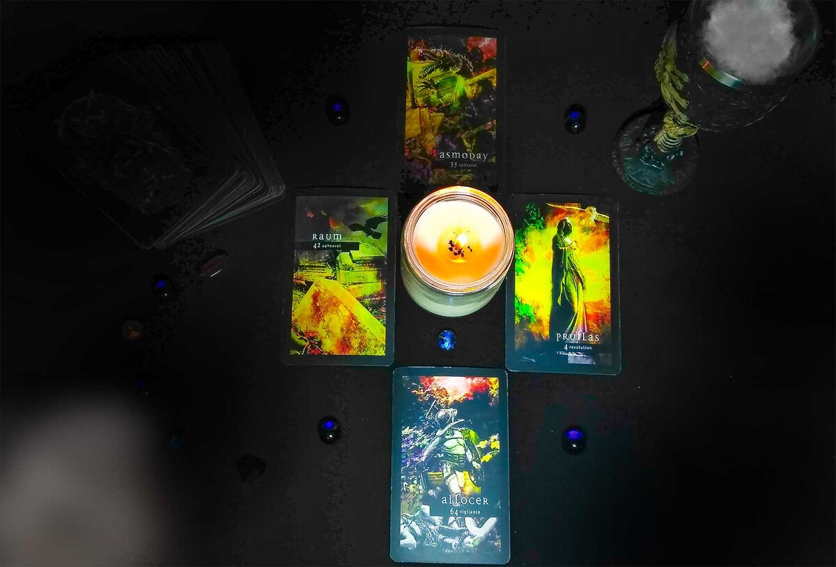 Трактовка расклада: "Почему мне не везет в любви"