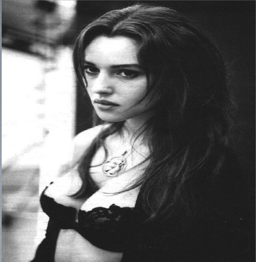 Молодая Моника