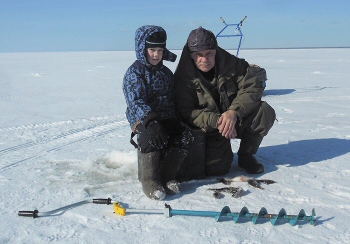 От пенсионеров на рыбалке — одно зло. Так ли это?