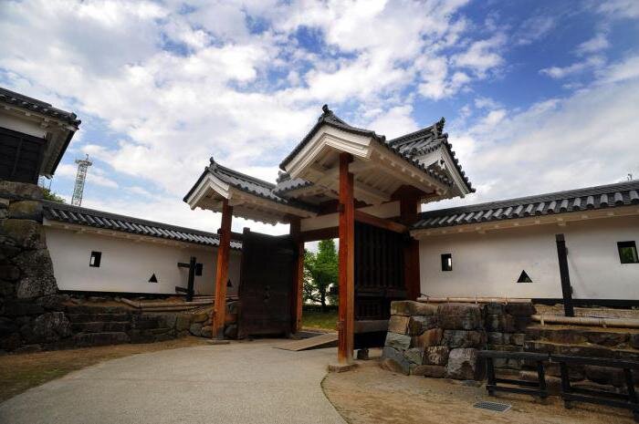 Зачем в японском замке строили низкие комнаты и запутанные лестницы