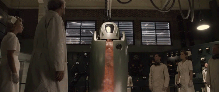 А еще выдадут фонарик, красный галстук и примут в пионеры