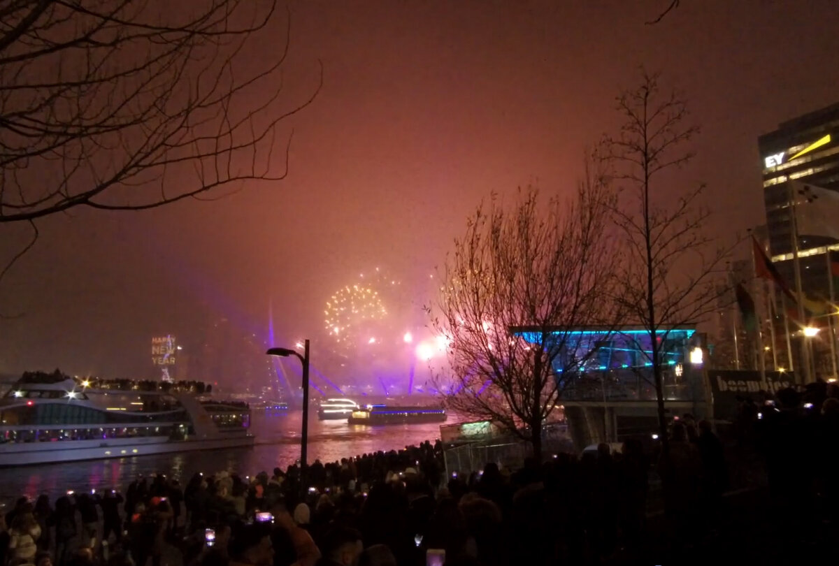 Празднование Нового года 2020 в Роттердаме.