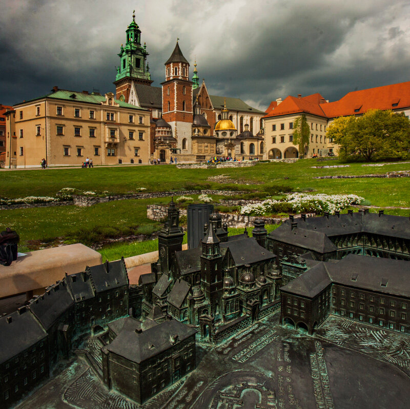 Внутренняя территория (некогда) королевского замка Wawel (XIV в)