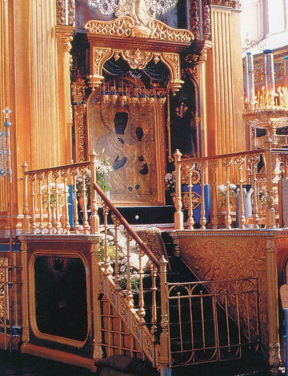 Смоленская икона Божией Матери в Успенском соборе. Источник: Яндекс.Картинки