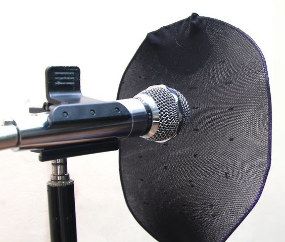  Так выглядит поп-фильтр. Изображение взято с сайта wikihow.com