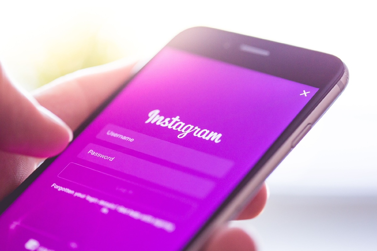 более 1 млрд людей в Instagram