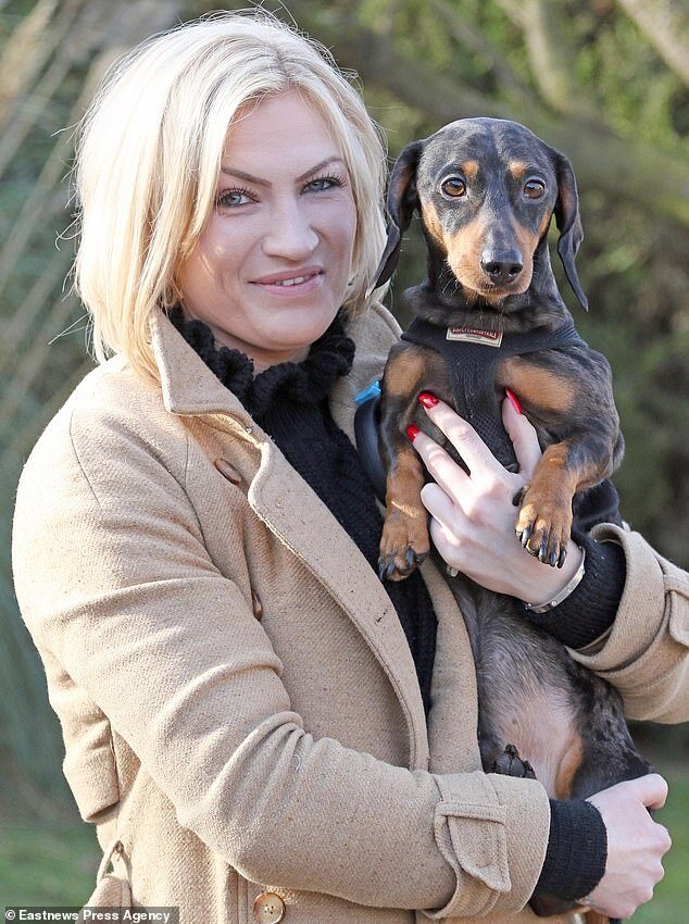 Мишель Баллард и такса Фрэнк