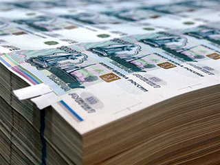 Кризис среднего возраста уверенно переместился к 50 годам. Во всяком случае, так утверждают многие социологи. И дело не только в психологических мотивах, а скорее – в социальной адаптации. В этом возрасте увольняют чаще, а вот устроится на достойную работу крайне сложно. Игорь Постушкин, который до полувекового юбилея, отработал инженером на химическом заводе, был уволен одновременно с поздравлением профкома.