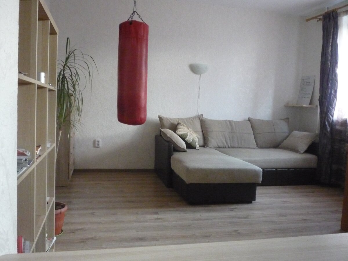 Диван тоже не захламляем!