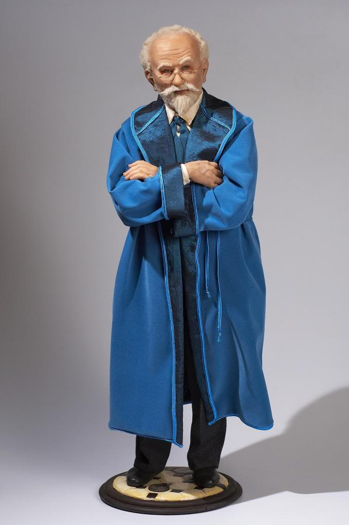 Статуэтка профессора