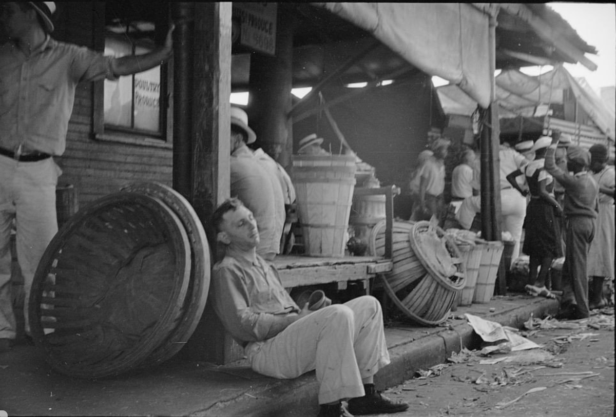 Сейчас людям не до развлечений. / источник: https://avatars.mds.yandex.net/get-pdb/406349/b60ac4ba-f5ad-4ec9-a54b-9b1d526cb88a/s1200?webp=false