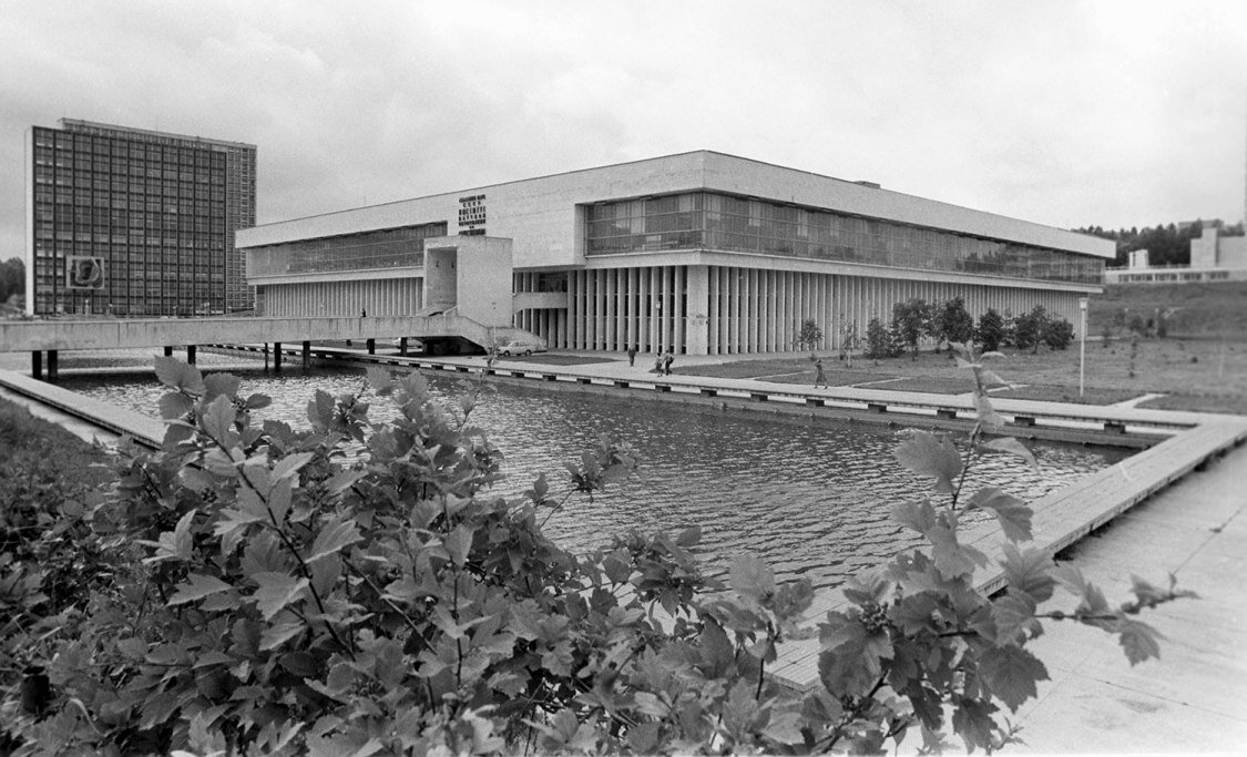 Белопольский был одним из авторов здания ИНИОН (Института научной информации по общественным наукам) РАН, разрушенного в результате пожара в 2015 году.