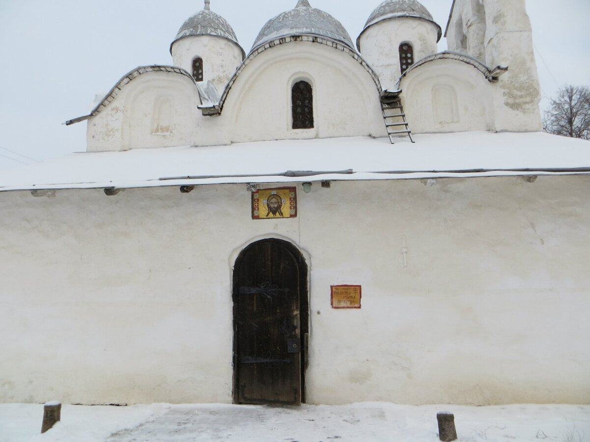 Собор Иоанна Предтечи в Пскове