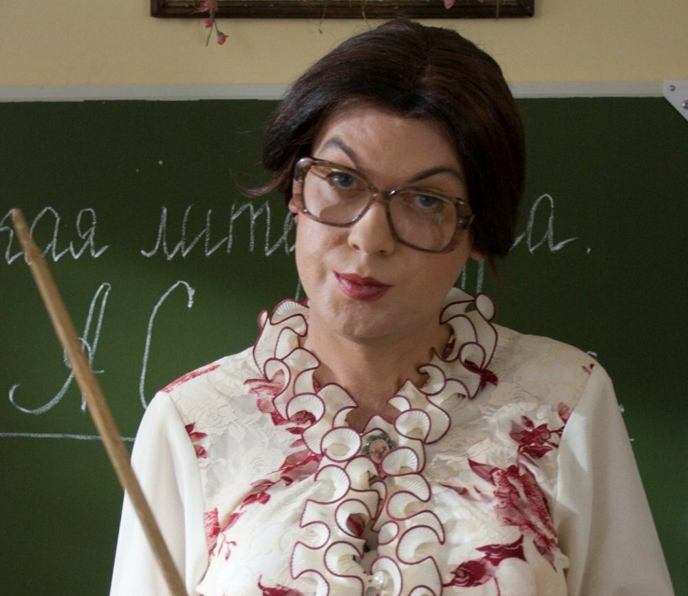 О, представляете себе: вот такое вот искреннее, честное и открытое существо - начинает вести "уроки сексуальной грамотности"... В лучшем случае у неё получится "мораль и этика семейной жизни" :) Фото: zen.yandex.ru