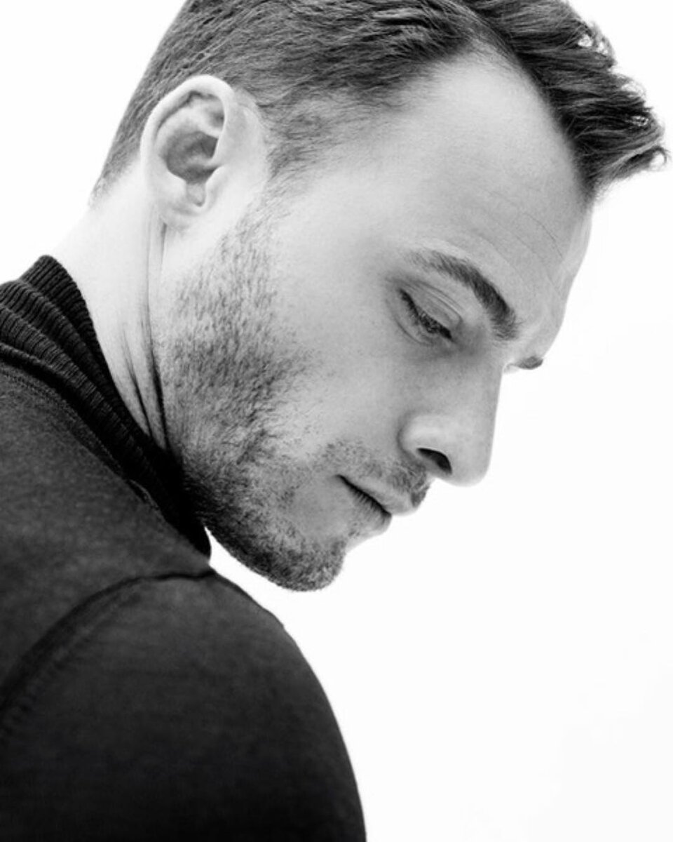 Источник фото: личный аккаунт актера в instagram @thebursin