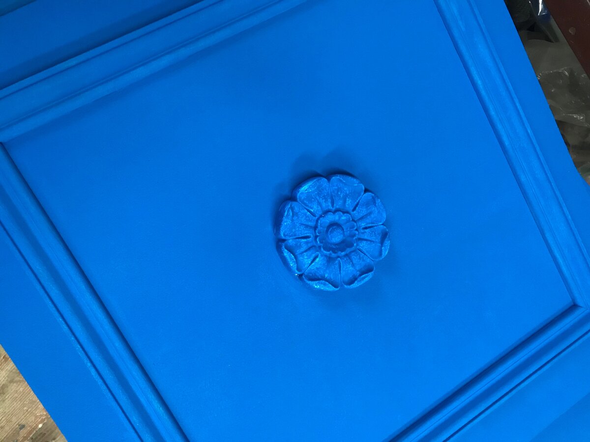 Знаете, зачем такой яркий цвет?