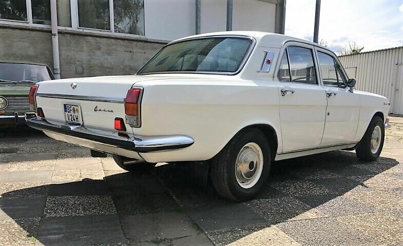 Редкий ГАЗ 24 экспорт из заброшенного таксопарка в ГДР. Ранняя Волга 