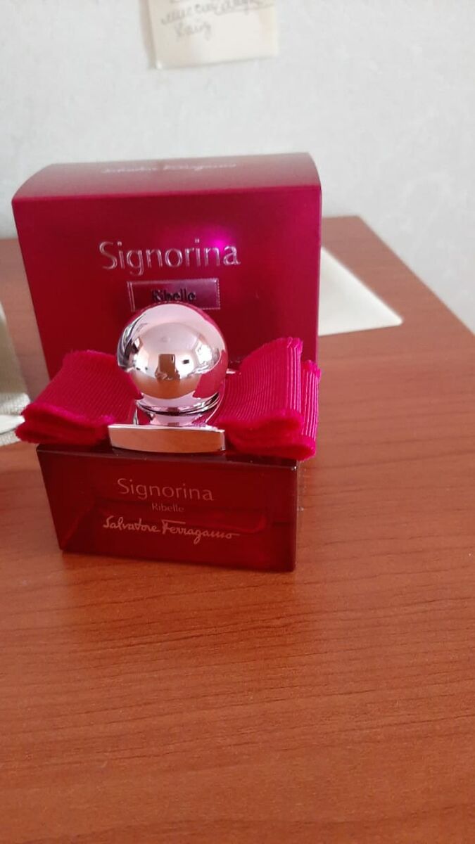 Эти духи я приобрела со скидкой 50 процентов, стоимость духов 1200 рублей.