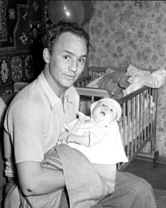 Николай Рыбников с дочерью. / Фото: www.yandex.net