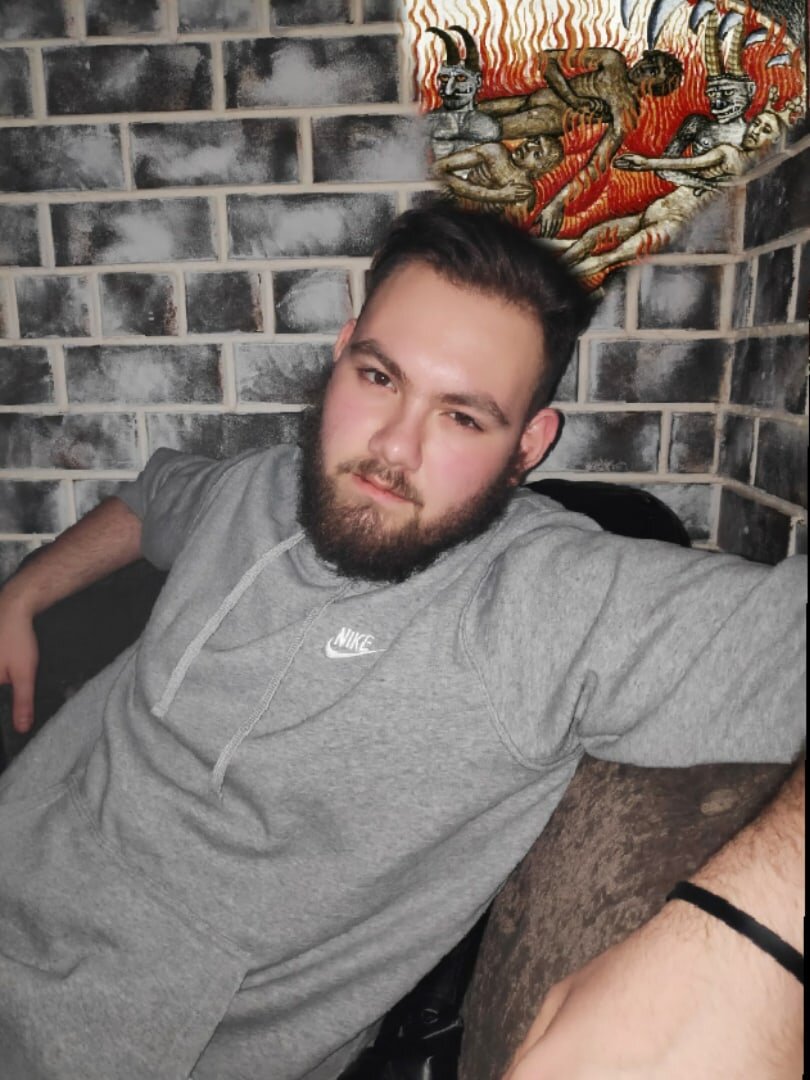 Меня зовут Лила Нарко