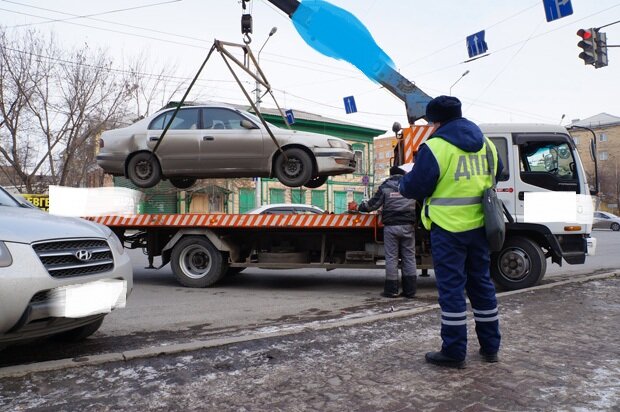 В дороге сломалась машина, пока ждал эвакуатор выпил пива, в этот момент подъехали Гаи и лишили прав, рассказываю как их вернуть