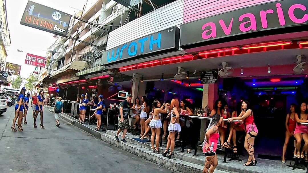 Thailand bars. Блоу Джоб бар в Паттайе. Блоуджоб бары Тайланд. Бар в Тайланде. Блоуджоб бары в Паттайе.