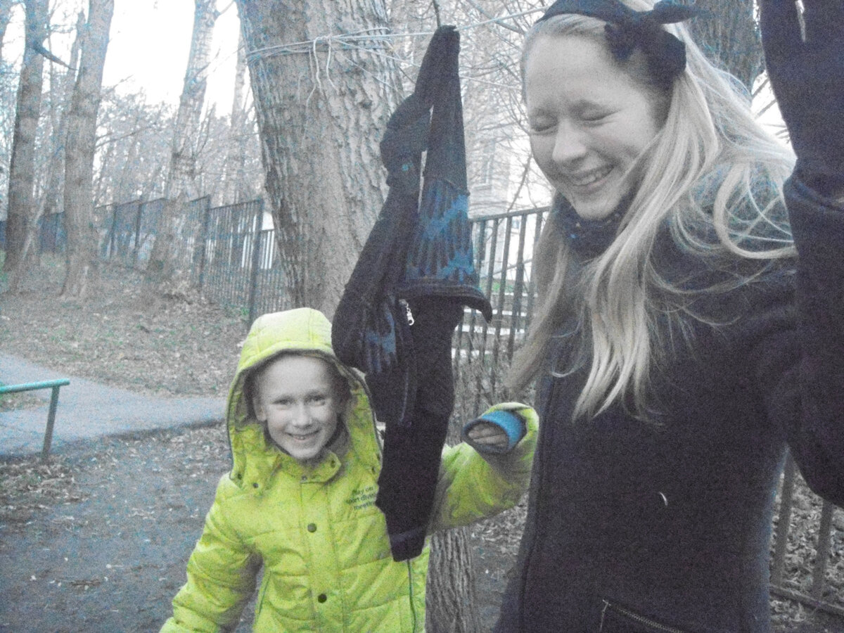 В детстве кажется, что столько смешного и радостного вокруг, а что потом с нами происходит?